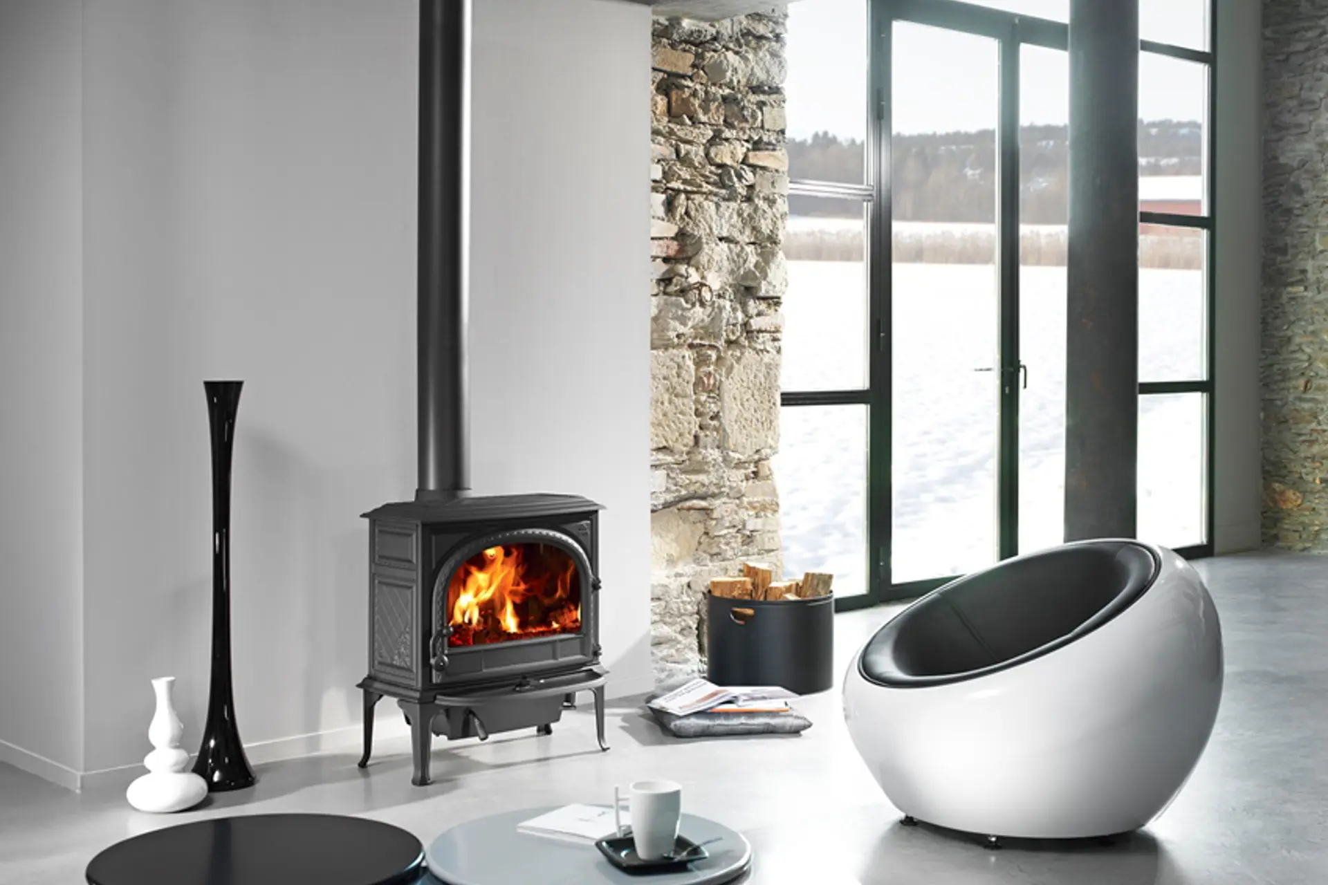 jotul_f400_volglas_zwart_sfeer-06022021142029.jpg