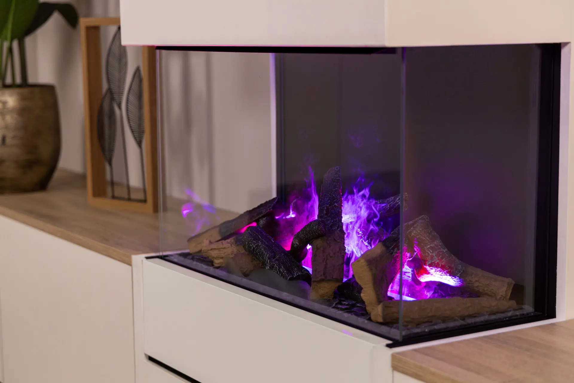 Dimplex 3 Step Multi Optimyst_400001279_Setting_Close up_Purple fire_01.jpg