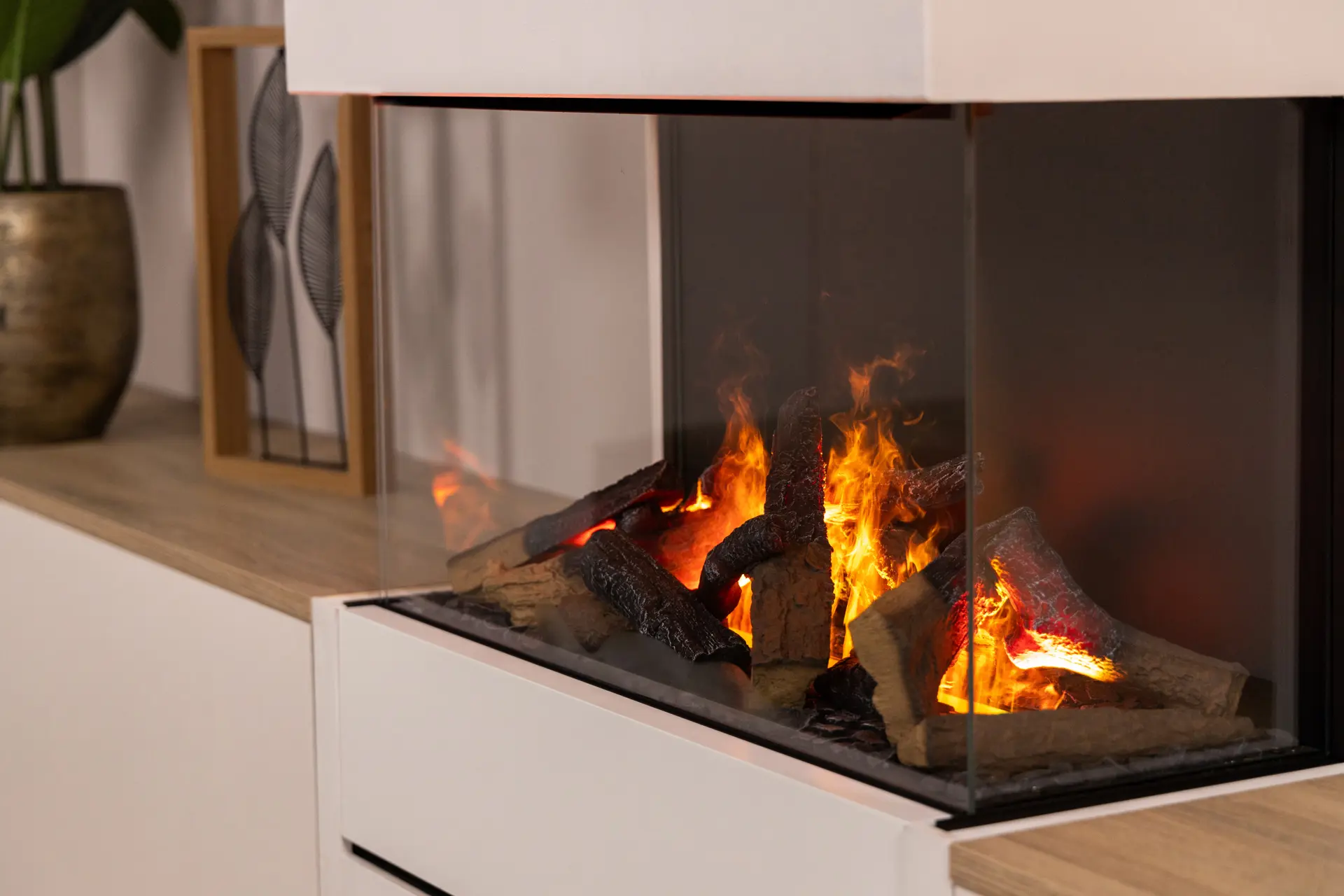 Dimplex 3 Step Multi Optimyst_400001279_Setting_Close up_Natural flame fire_01.jpg